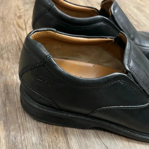 Clarks • Colson Knoll Slip In Loafers - Picture 6 of 10